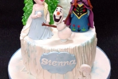 Sienna\'s Frozen birthday cake