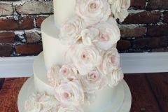 Catriona and Patrick - Blush roses wedding cake / Castle Durrow