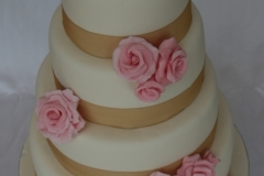 Roses and Gold Wedding Cake