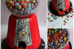 Bubblegum Machine Birthday Cake / Guess How many smarties cake