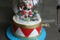 Snowglobe Christmas cake