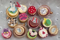 Alice in Wonderland Cupcakes