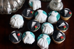 Bride and Groom cupcakes